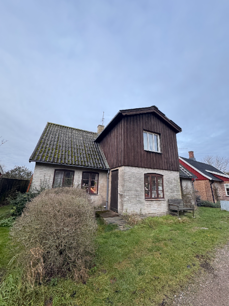 A picture of a house